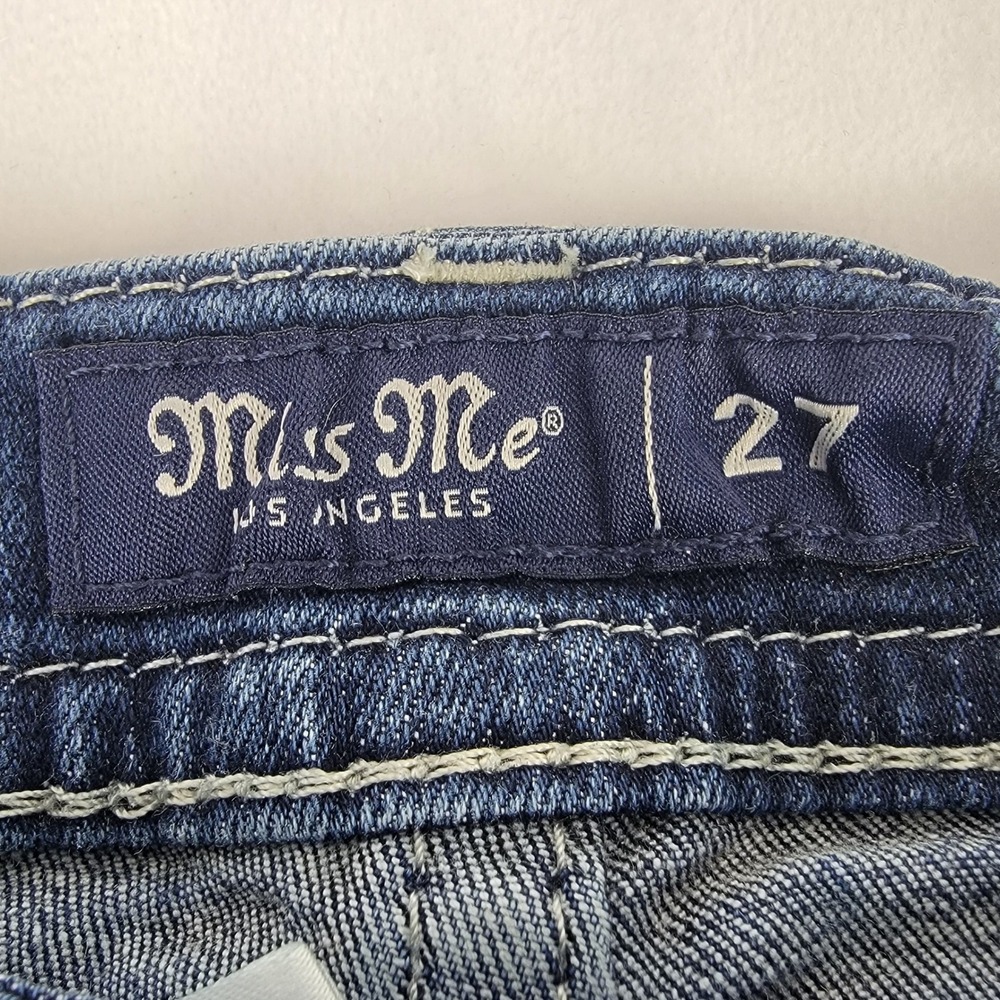 Miss Me Mid-Rise Bermuda Shorts 27 Medium Wash Embroidered Dreamcatcher Denim - Picture 4 of 9